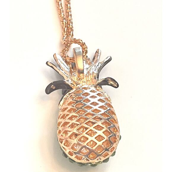 Betsey Johnson PINEAPPLE NECKLACE Green Rhinestone Pendant Gold Popcorn Chain - Picture 4 of 7